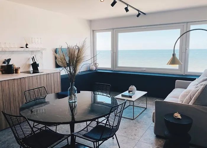 Wonderful Architect Designed Flat With Sea View